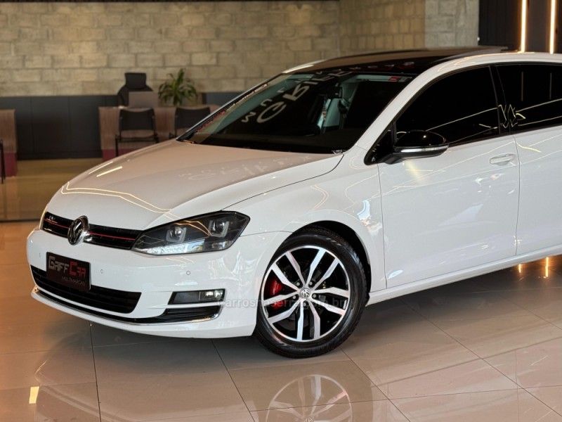 VOLKSWAGEN GOLF 1.4 TSI HIGHLINE 16V 2014/2014 GRIFFCAR MULTIMARCAS DOIS IRMÃOS / Carros no Vale