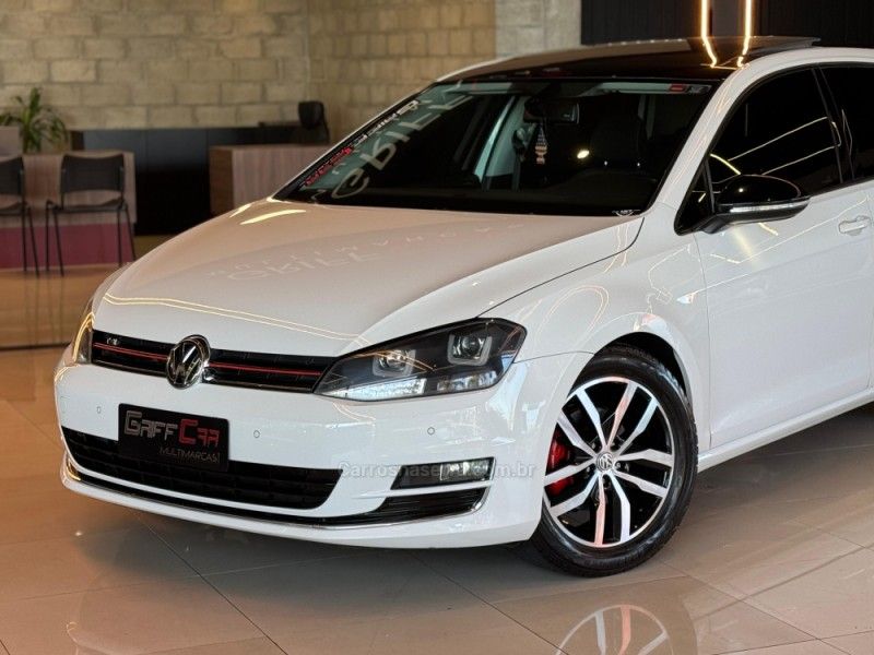 VOLKSWAGEN GOLF 1.4 TSI HIGHLINE 16V 2014/2014 GRIFFCAR MULTIMARCAS DOIS IRMÃOS / Carros no Vale