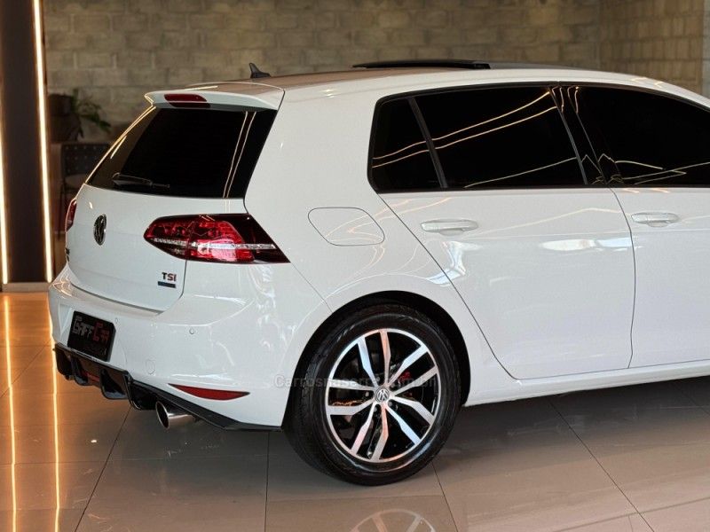 VOLKSWAGEN GOLF 1.4 TSI HIGHLINE 16V 2014/2014 GRIFFCAR MULTIMARCAS DOIS IRMÃOS / Carros no Vale