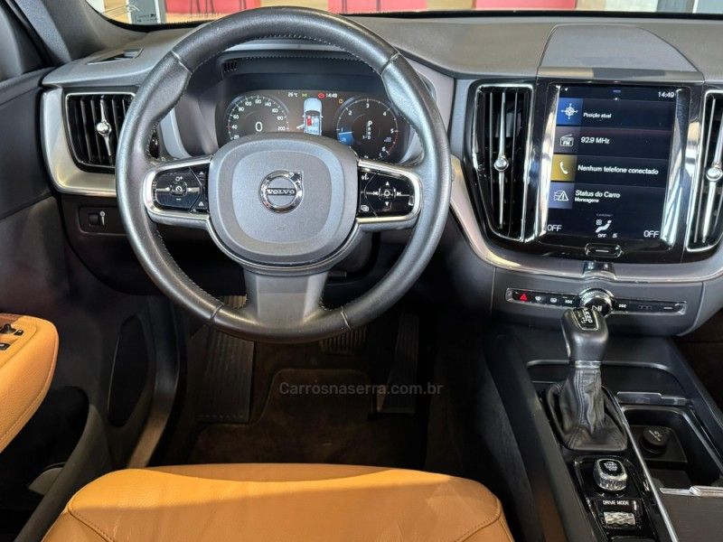 VOLVO XC60 2.0 D5 MOMENTUM AWD 2019/2020 GRIFFCAR MULTIMARCAS DOIS IRMÃOS / Carros no Vale