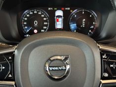 VOLVO XC60 2.0 D5 MOMENTUM AWD 2019/2020 GRIFFCAR MULTIMARCAS DOIS IRMÃOS / Carros no Vale
