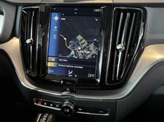 VOLVO XC60 2.0 D5 MOMENTUM AWD 2019/2020 GRIFFCAR MULTIMARCAS DOIS IRMÃOS / Carros no Vale