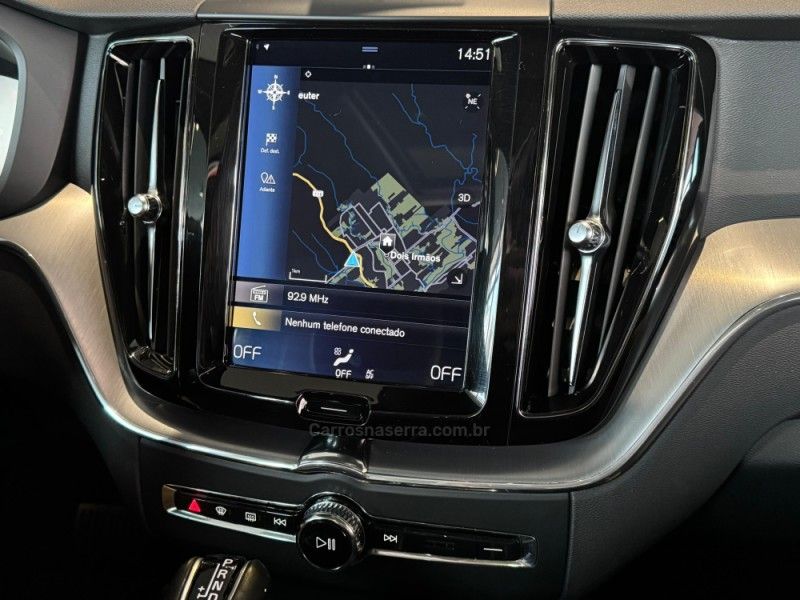 VOLVO XC60 2.0 D5 MOMENTUM AWD 2019/2020 GRIFFCAR MULTIMARCAS DOIS IRMÃOS / Carros no Vale