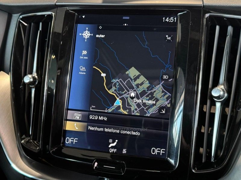 VOLVO XC60 2.0 D5 MOMENTUM AWD 2019/2020 GRIFFCAR MULTIMARCAS DOIS IRMÃOS / Carros no Vale