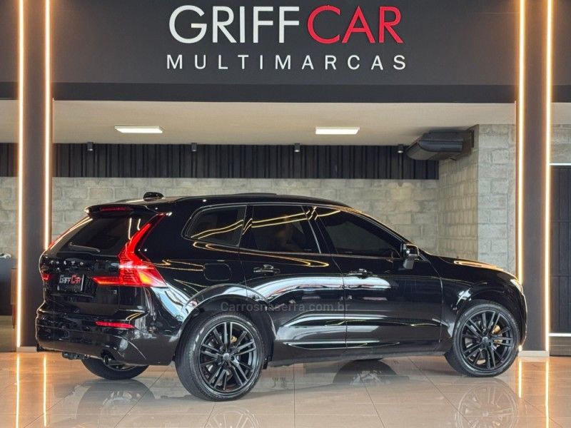 VOLVO XC60 2.0 D5 MOMENTUM AWD 2019/2020 GRIFFCAR MULTIMARCAS DOIS IRMÃOS / Carros no Vale