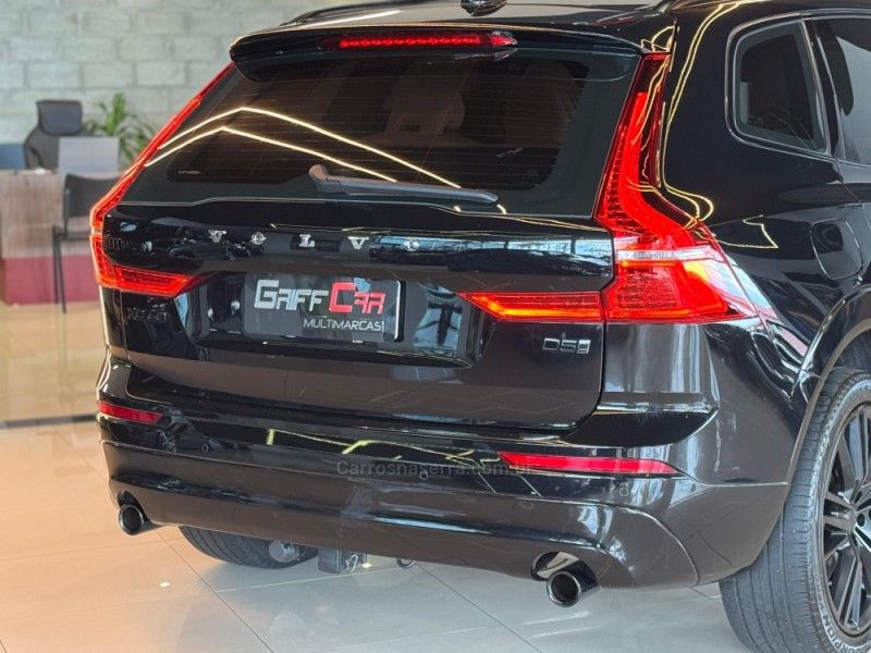 VOLVO XC60 2.0 D5 MOMENTUM AWD 2019/2020 GRIFFCAR MULTIMARCAS DOIS IRMÃOS / Carros no Vale