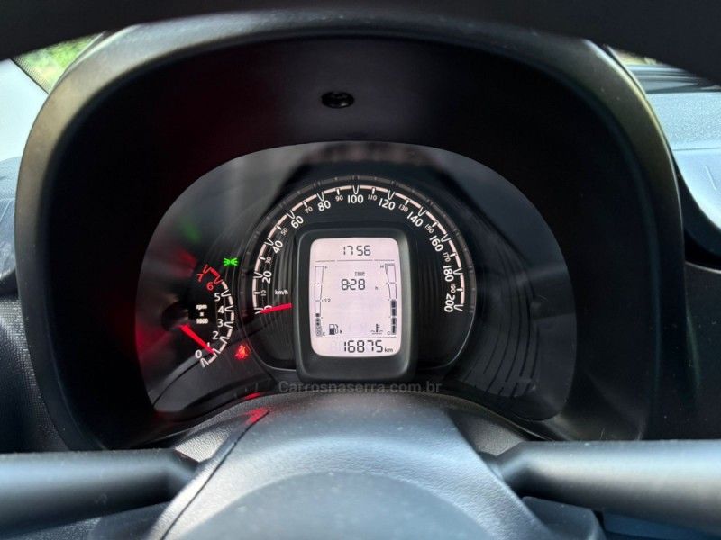 FIAT MOBI 1.0 8V EVO LIKE 2023/2024 KASPER VEÍCULOS DOIS IRMÃOS / Carros no Vale
