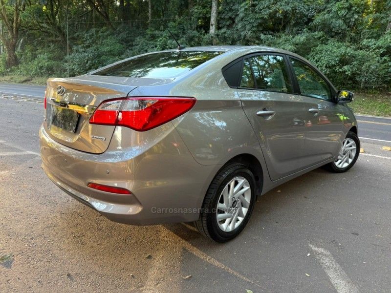 HYUNDAI HB20S 1.6 COMFORT PLUS 16V 2017/2017 KASPER VEÍCULOS DOIS IRMÃOS / Carros no Vale
