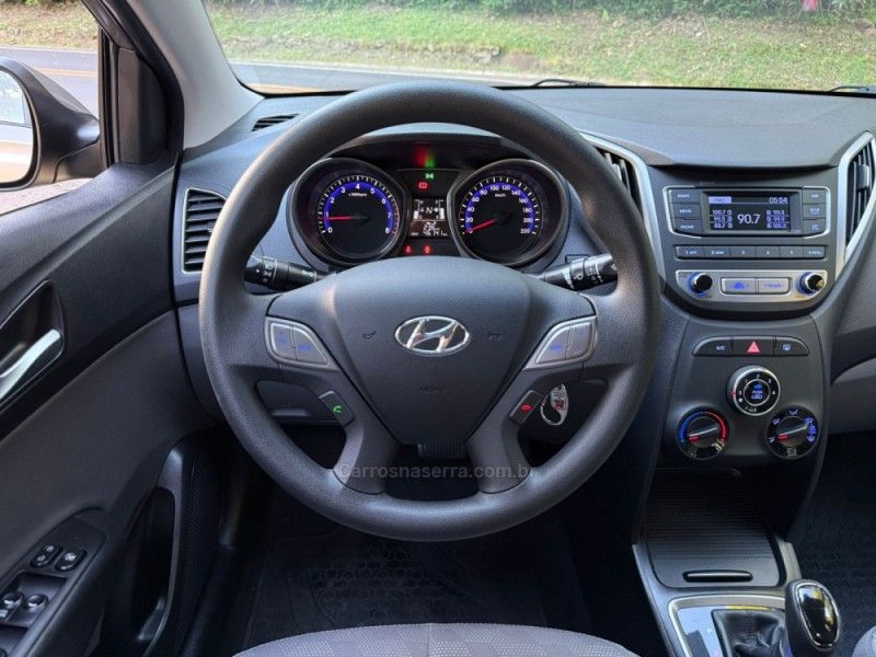 HYUNDAI HB20S 1.6 COMFORT PLUS 16V 2017/2017 KASPER VEÍCULOS DOIS IRMÃOS / Carros no Vale