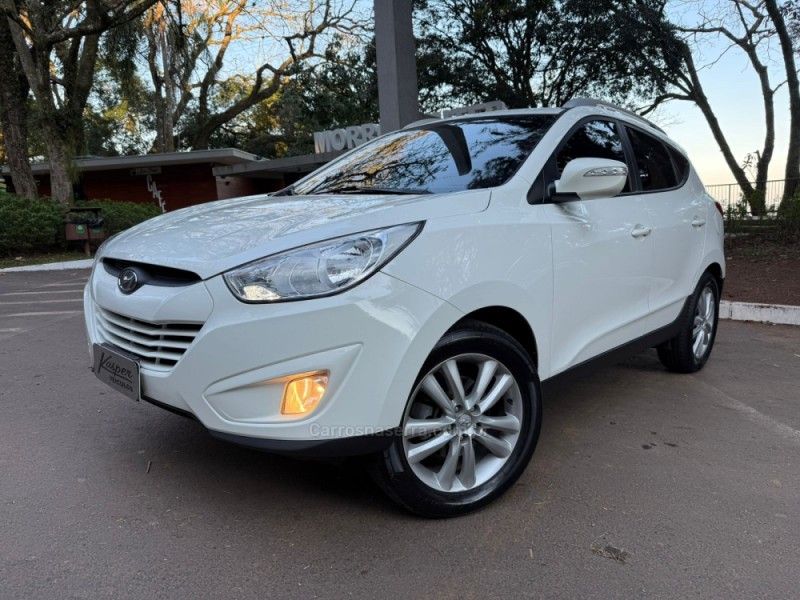 HYUNDAI IX35 2.0 MPI 4X2 16V 2012/2013 KASPER VEÍCULOS DOIS IRMÃOS / Carros no Vale HYUNDAI IX35 2.0 MPI 4X2 16V 2012/2013 KASPER VEÍCULOS DOIS IRMÃOS / Carros no Vale