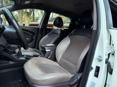 HYUNDAI IX35 2.0 MPI 4X2 16V 2012/2013 KASPER VEÍCULOS DOIS IRMÃOS / Carros no Vale