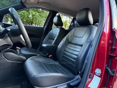 NISSAN KICKS 1.6 16V SV XTRONIC 2017/2018 KASPER VEÍCULOS DOIS IRMÃOS / Carros no Vale