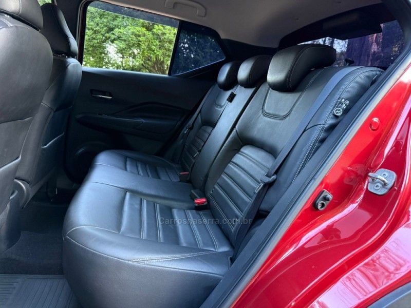NISSAN KICKS 1.6 16V SV XTRONIC 2017/2018 KASPER VEÍCULOS DOIS IRMÃOS / Carros no Vale