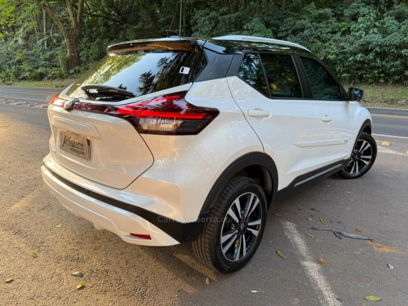 NISSAN KICKS 1.6 EXCLUSIVE 16V 2023/2024 KASPER VEÍCULOS DOIS IRMÃOS / Carros no Vale