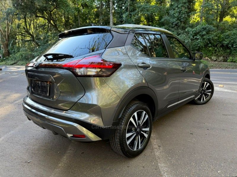 NISSAN KICKS 1.6 EXCLUSIVE 16V 2023/2024 KASPER VEÍCULOS DOIS IRMÃOS / Carros no Vale
