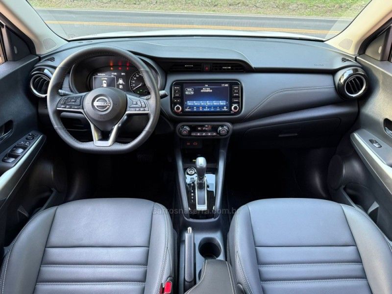 NISSAN KICKS 1.6 EXCLUSIVE 16V 2023/2024 KASPER VEÍCULOS DOIS IRMÃOS / Carros no Vale