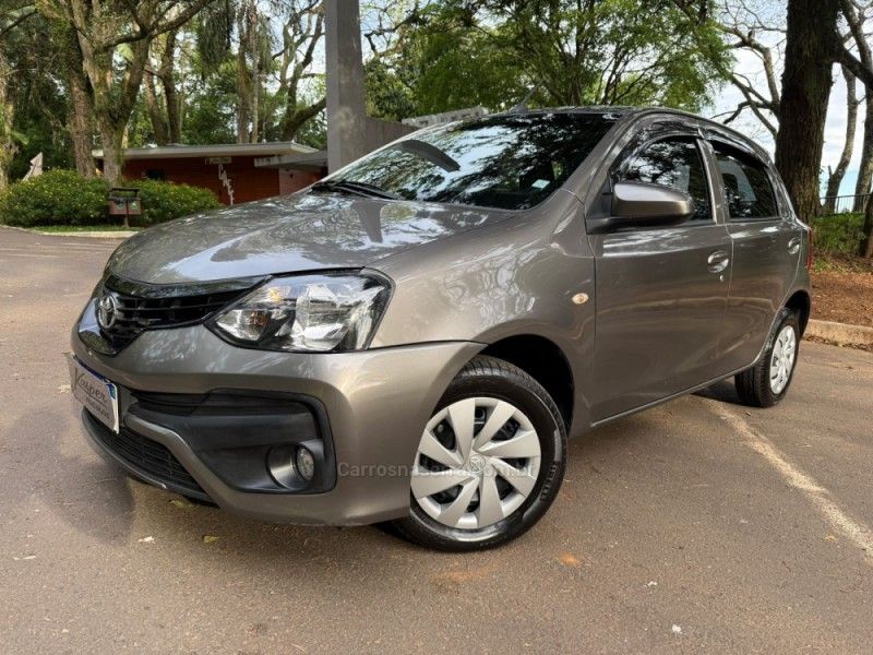 TOYOTA ETIOS 1.3 X 16V 2019/2020 KASPER VEÍCULOS DOIS IRMÃOS / Carros no Vale