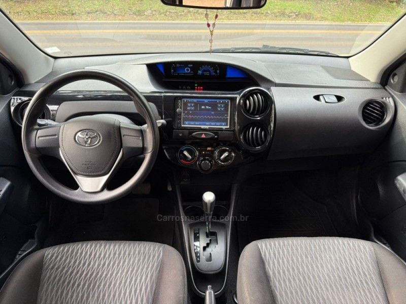 TOYOTA ETIOS 1.3 X 16V 2019/2020 KASPER VEÍCULOS DOIS IRMÃOS / Carros no Vale