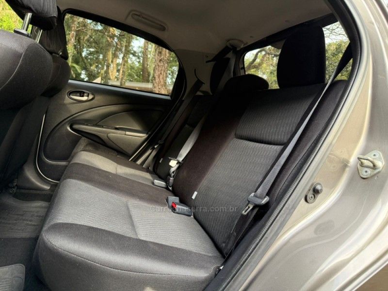 TOYOTA ETIOS 1.3 X 16V 2019/2020 KASPER VEÍCULOS DOIS IRMÃOS / Carros no Vale