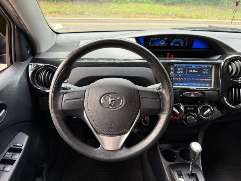 TOYOTA ETIOS 1.3 X 16V 2019/2020 KASPER VEÍCULOS DOIS IRMÃOS / Carros no Vale