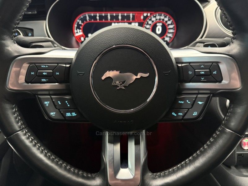 FORD MUSTANG 5.0 GT PREMIUM COUPÉ V8 32V 2018/2018 FOCAR VEÍCULOS CAXIAS DO SUL / Carros no Vale