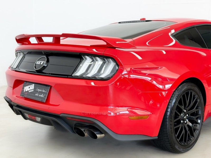 FORD MUSTANG 5.0 GT PREMIUM COUPÉ V8 32V 2018/2018 FOCAR VEÍCULOS CAXIAS DO SUL / Carros no Vale