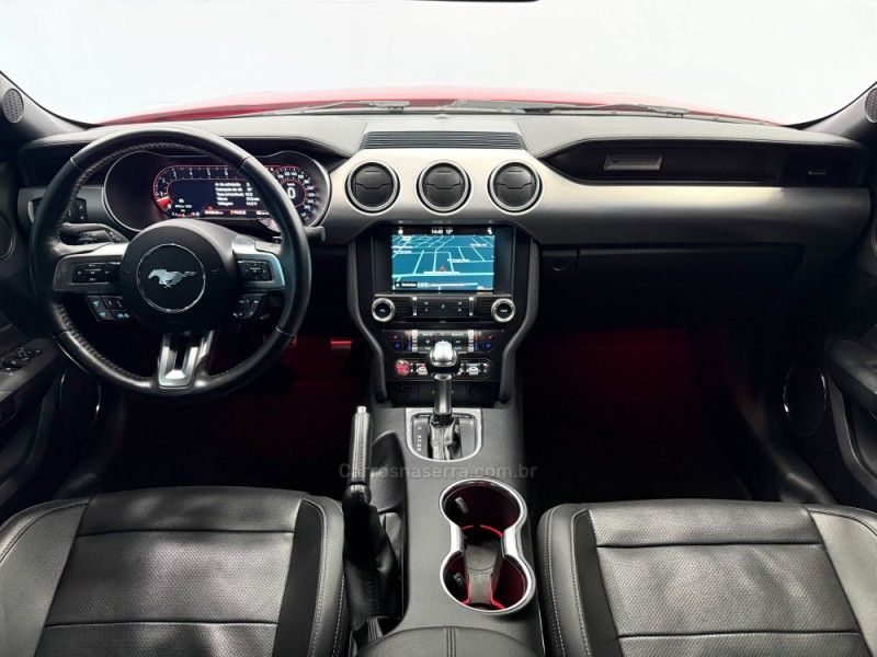 FORD MUSTANG 5.0 GT PREMIUM COUPÉ V8 32V 2018/2018 FOCAR VEÍCULOS CAXIAS DO SUL / Carros no Vale