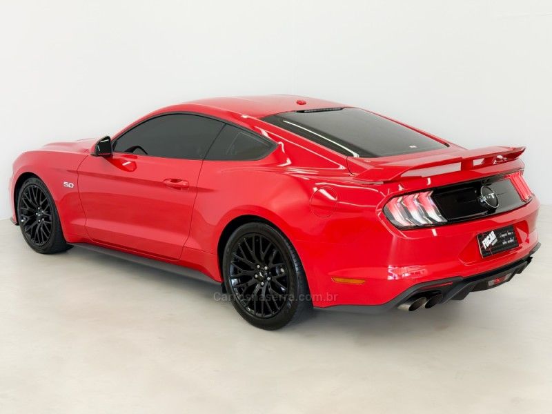 FORD MUSTANG 5.0 GT PREMIUM COUPÉ V8 32V 2018/2018 FOCAR VEÍCULOS CAXIAS DO SUL / Carros no Vale