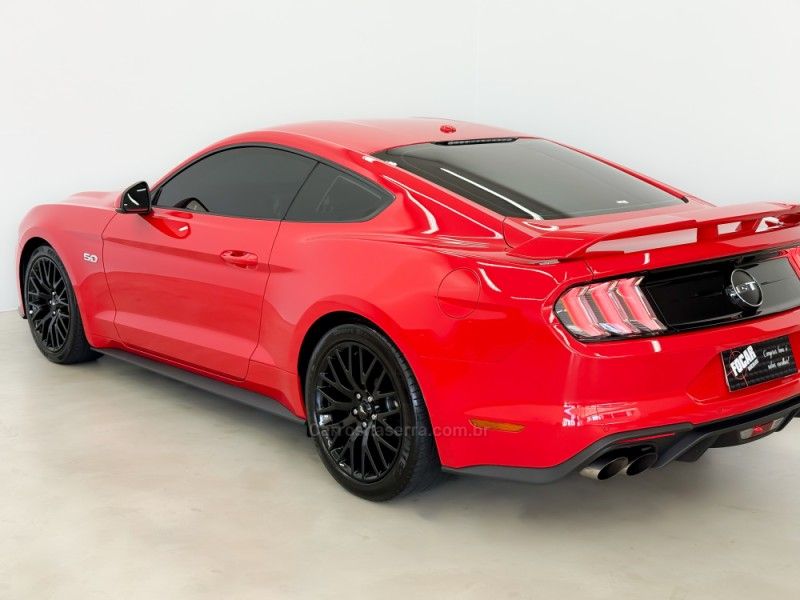 FORD MUSTANG 5.0 GT PREMIUM COUPÉ V8 32V 2018/2018 FOCAR VEÍCULOS CAXIAS DO SUL / Carros no Vale