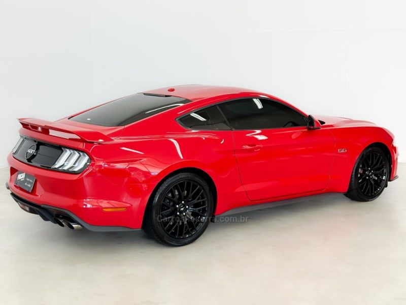 FORD MUSTANG 5.0 GT PREMIUM COUPÉ V8 32V 2018/2018 FOCAR VEÍCULOS CAXIAS DO SUL / Carros no Vale