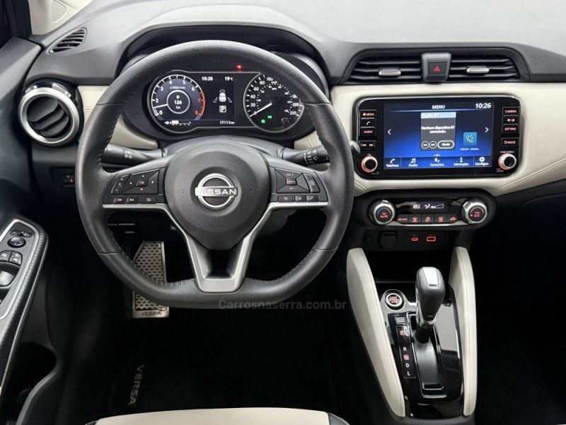 NISSAN VERSA 1.6 EXCLUSIVE 16V 2023/2024 FOCAR VEÍCULOS CAXIAS DO SUL / Carros no Vale