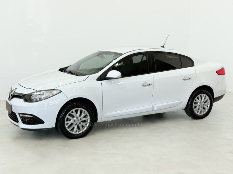 RENAULT FLUENCE 2.0 DYNAMIQUE PLUS 16V 2015/2016 FOCAR VEÍCULOS CAXIAS DO SUL / Carros no Vale