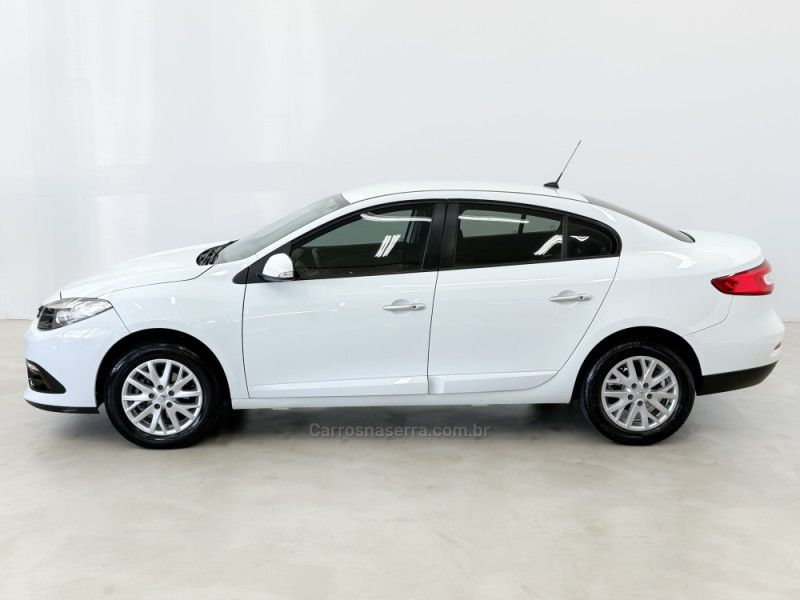 RENAULT FLUENCE 2.0 DYNAMIQUE PLUS 16V 2015/2016 FOCAR VEÍCULOS CAXIAS DO SUL / Carros no Vale