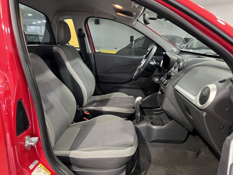 CHEVROLET MONTANA 1.4 MPFI LS CS 8V 2013/2014 PRIME MULTIMARCAS CAXIAS DO SUL / Carros no Vale