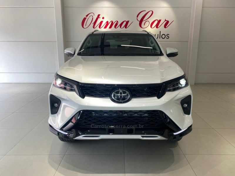 TOYOTA HILUX SW4 2.8 4X4 SRX PLATINUM TURBO 2025/2025 ÓTIMA CAR FLORES DA CUNHA / Carros no Vale TOYOTA HILUX SW4 2.8 4X4 SRX PLATINUM TURBO 2025/2025 ÓTIMA CAR FLORES DA CUNHA / Carros no Vale