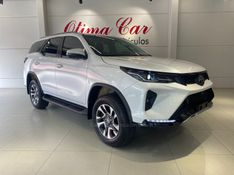 TOYOTA HILUX SW4 2.8 4X4 SRX PLATINUM TURBO 2025/2025 ÓTIMA CAR FLORES DA CUNHA / Carros no Vale