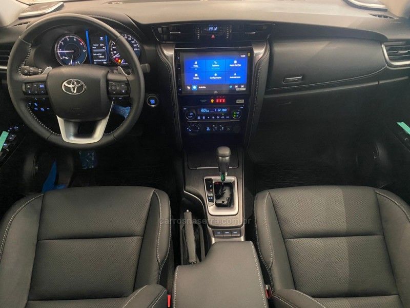 TOYOTA HILUX SW4 2.8 4X4 SRX PLATINUM TURBO 2025/2025 ÓTIMA CAR FLORES DA CUNHA / Carros no Vale TOYOTA HILUX SW4 2.8 4X4 SRX PLATINUM TURBO 2025/2025 ÓTIMA CAR FLORES DA CUNHA / Carros no Vale