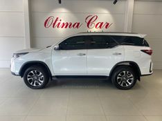 TOYOTA HILUX SW4 2.8 4X4 SRX PLATINUM TURBO 2025/2025 ÓTIMA CAR FLORES DA CUNHA / Carros no Vale