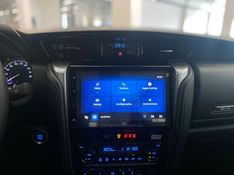 TOYOTA HILUX SW4 2.8 4X4 SRX PLATINUM TURBO 2025/2025 ÓTIMA CAR FLORES DA CUNHA / Carros no Vale