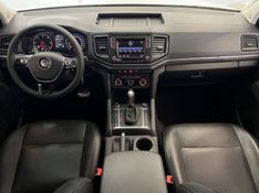 VOLKSWAGEN AMAROK 2.0 TRENDLINE 4X4 CD 16V TURBO INTERCOOLER 2017/2018 ÓTIMA CAR FLORES DA CUNHA / Carros no Vale