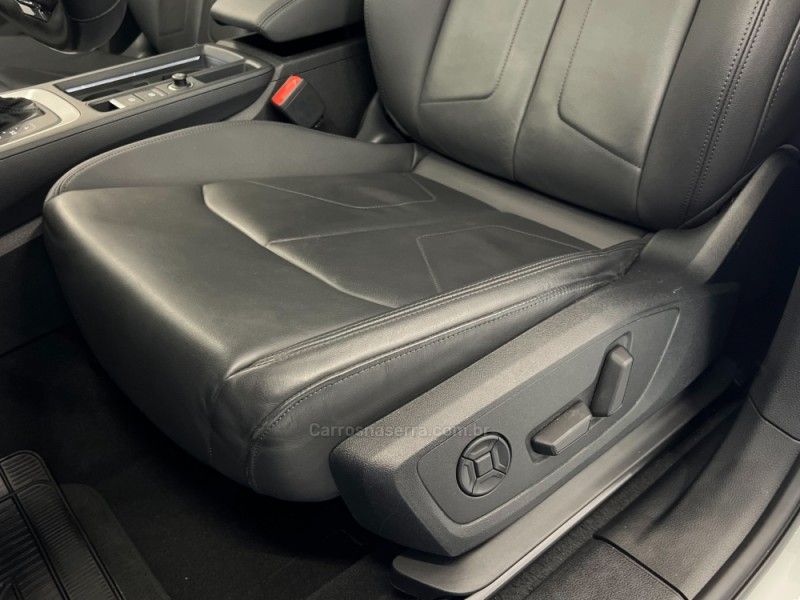 AUDI Q3 2.0 TFSI PERFORMANCE SPORTBACK TURBO 2023/2024 ÓTIMA CAR FLORES DA CUNHA / Carros no Vale