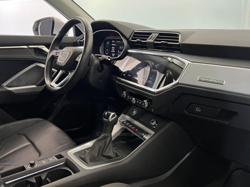 AUDI Q3 2.0 TFSI PERFORMANCE SPORTBACK TURBO 2023/2024 ÓTIMA CAR FLORES DA CUNHA / Carros no Vale