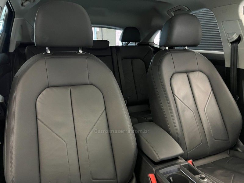 AUDI Q3 2.0 TFSI PERFORMANCE SPORTBACK TURBO 2023/2024 ÓTIMA CAR FLORES DA CUNHA / Carros no Vale