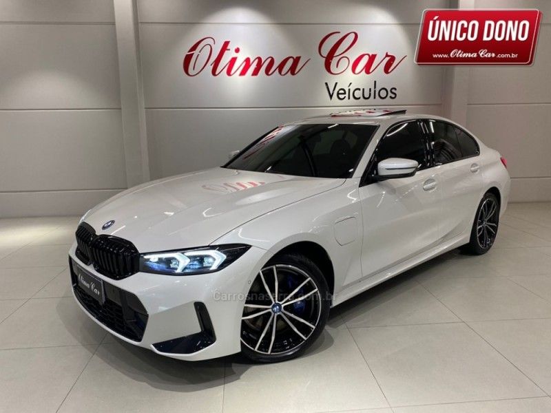 BMW 330E 2.0 M SPORT 16V TURBO HÍBRIDO 2023/2023 ÓTIMA CAR FLORES DA CUNHA / Carros no Vale