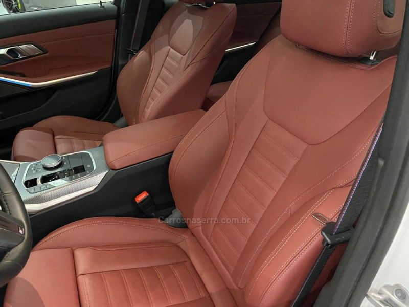 BMW 330E 2.0 M SPORT 16V TURBO HÍBRIDO 2023/2023 ÓTIMA CAR FLORES DA CUNHA / Carros no Vale