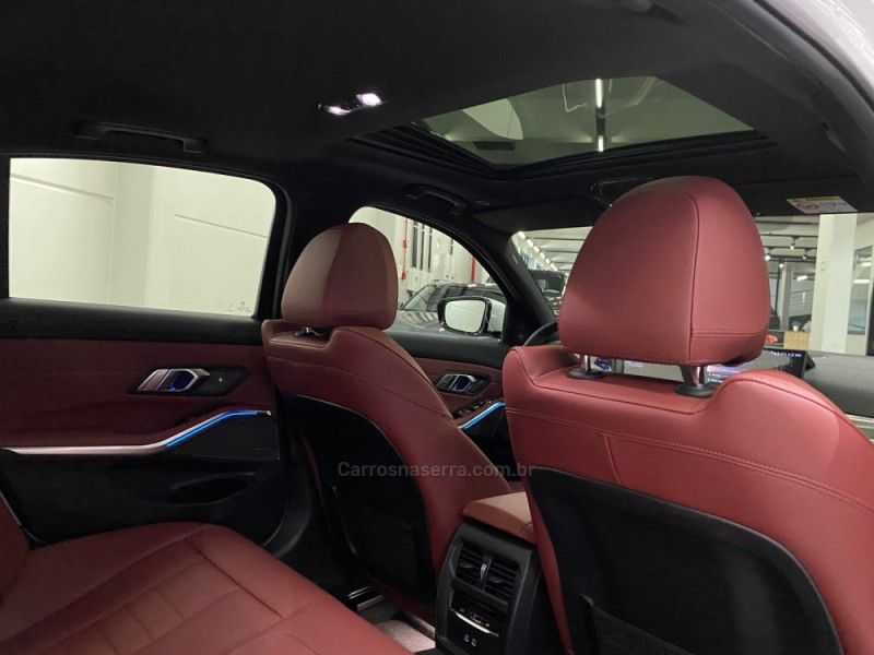 BMW 330E 2.0 M SPORT 16V TURBO HÍBRIDO 2023/2023 ÓTIMA CAR FLORES DA CUNHA / Carros no Vale
