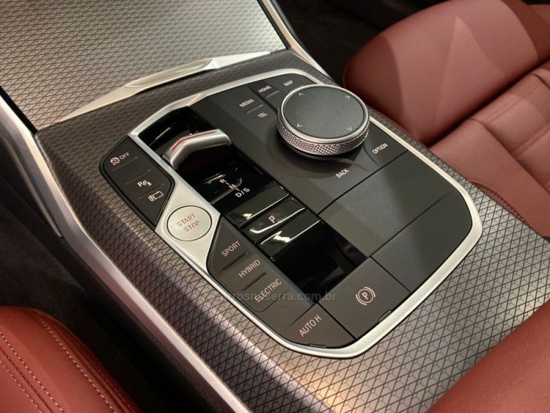 BMW 330E 2.0 M SPORT 16V TURBO HÍBRIDO 2023/2023 ÓTIMA CAR FLORES DA CUNHA / Carros no Vale