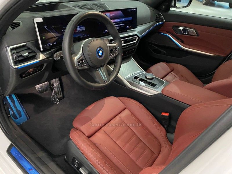 BMW 330E 2.0 M SPORT 16V TURBO HÍBRIDO 2023/2023 ÓTIMA CAR FLORES DA CUNHA / Carros no Vale