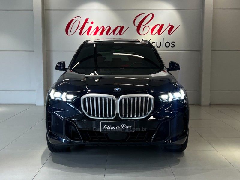 BMW X5 3.0 XDRIVE50E TURBO M SPORT HÍBRIDO 2023/2024 ÓTIMA CAR FLORES DA CUNHA / Carros no Vale BMW X5 3.0 XDRIVE50E TURBO M SPORT HÍBRIDO 2023/2024 ÓTIMA CAR FLORES DA CUNHA / Carros no Vale