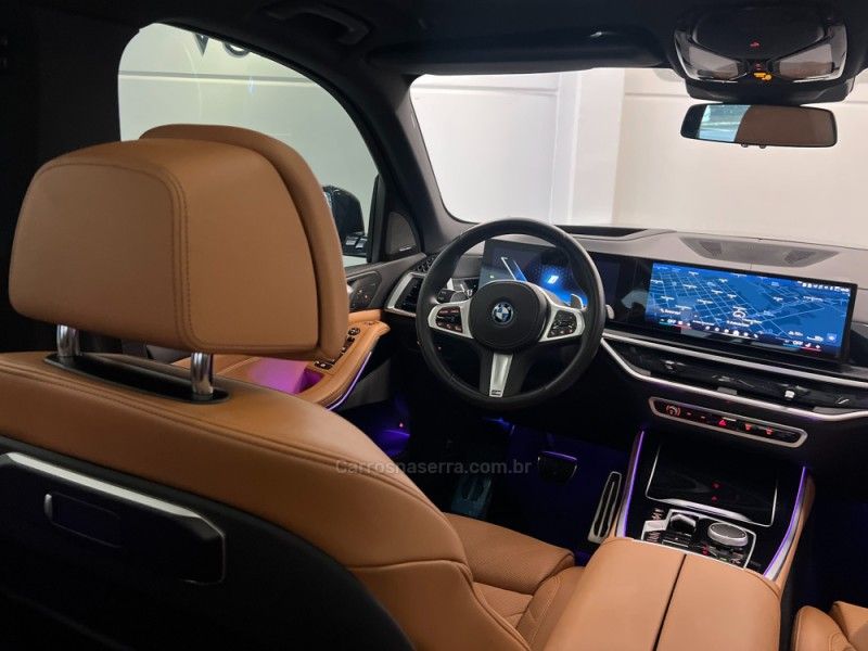 BMW X5 3.0 XDRIVE50E TURBO M SPORT HÍBRIDO 2023/2024 ÓTIMA CAR FLORES DA CUNHA / Carros no Vale BMW X5 3.0 XDRIVE50E TURBO M SPORT HÍBRIDO 2023/2024 ÓTIMA CAR FLORES DA CUNHA / Carros no Vale